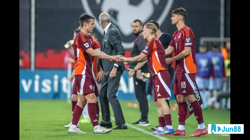 Cầu thủ Latvia vs Serbia trong trận đấu bóng đá