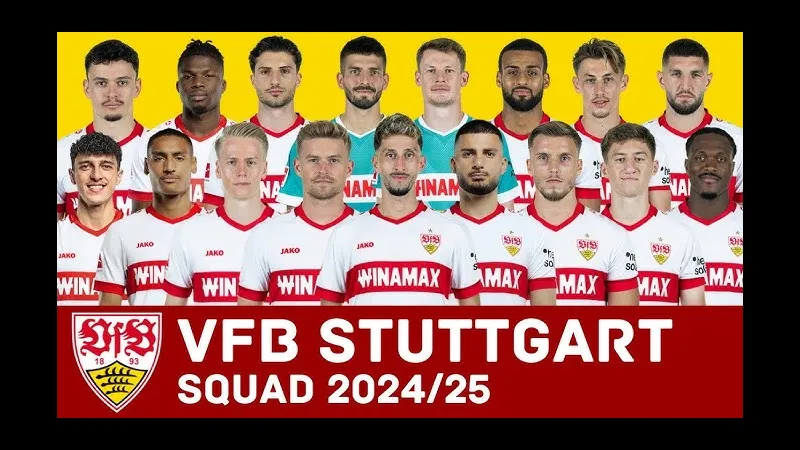 Cầu thủ Celtic và Stuttgart đua tranh quả bóng trên sân cỏ Cầu thủ Celtic và Stuttgart đua tranh quả bóng trên sân cỏ