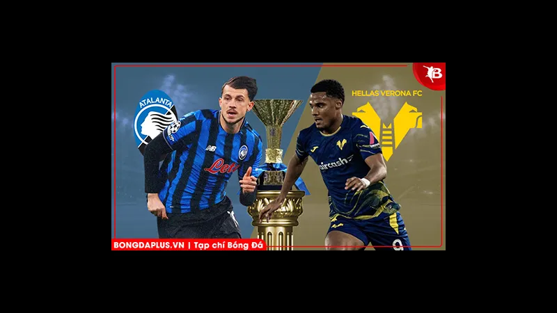 Cầu thủ Atalanta và Verona tranh chấp bóng trên sân Cầu thủ Atalanta và Verona tranh chấp bóng trên sân