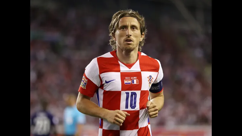 Cầu thủ Colombia và Croatia đối đầu trên sân cỏ