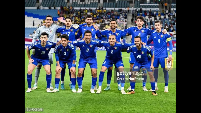 Cầu thủ Kuwait và Namibia đối diện trên sân cỏ Cầu thủ Kuwait và Namibia đối diện trên sân cỏ