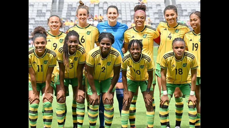 Cầu thủ Jamaica đang dự đoán bàn thắng và phạt góc trước New Caledonia